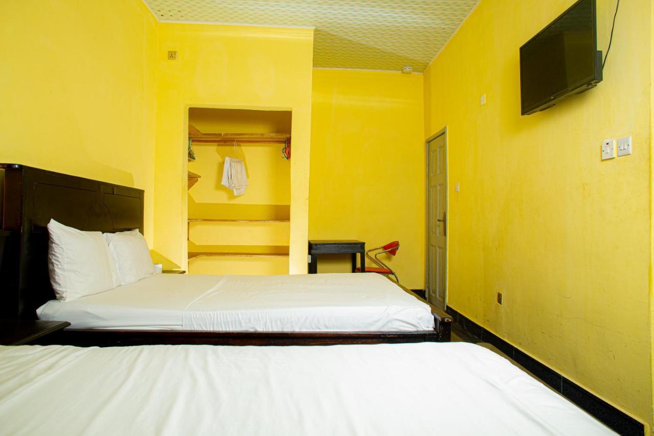 Jennabwa Lodge And Restaurant Freetown Esterno foto